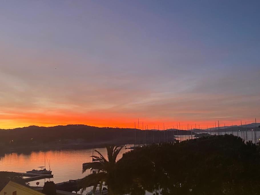 Ile De Porquerolles : T3 Climatise Vue Mer المظهر الخارجي الصورة